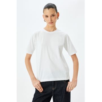 Tricou uni cu decolteu la baza gatului