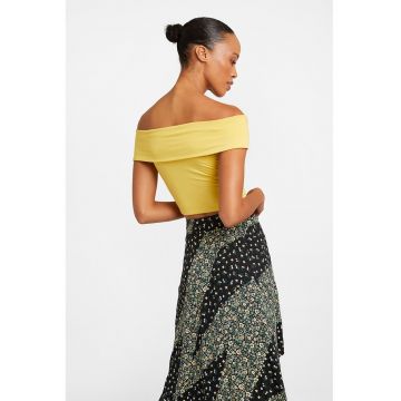 Bluza crop cu decolteu pe umeri