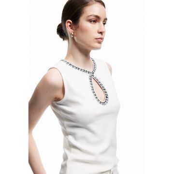 Top slim fit cu detalii cusute