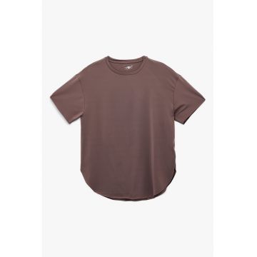 Tricou cu decolteu la baza gatului si terminatie rotunjita