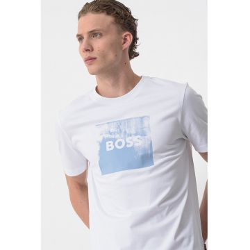 Tricou cu imprimeu logo si decolteu la baza gatului