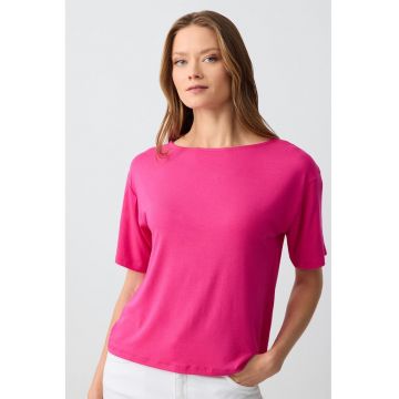 Tricou din amestec de modal cu decolteu barcuta