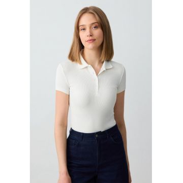 Tricou polo slim fit din amestec de modal
