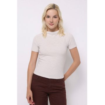 Tricou slim fit cu guler