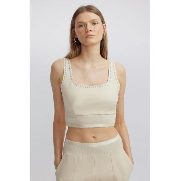 Top crop cu decolteu patrat