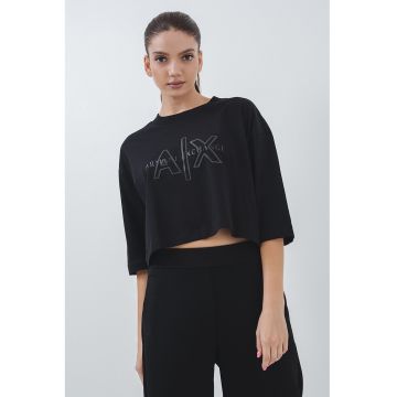 Tricou crop cu decolteu la baza gatului