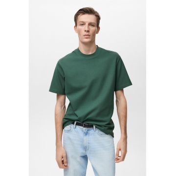 Tricou cu decolteu la baza gatului