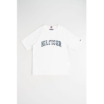 Tricou cu decolteu la baza gatului si imprimeu