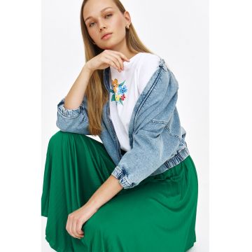 Tricou cu decolteu la baza gatului si imprimeu floral