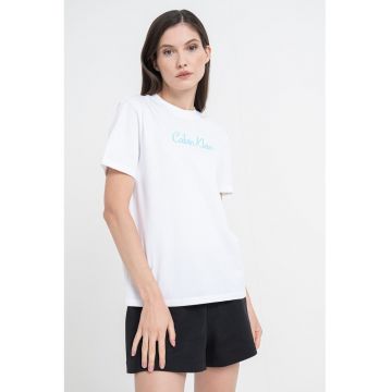 Tricou cu decolteu la baza gatului si logo