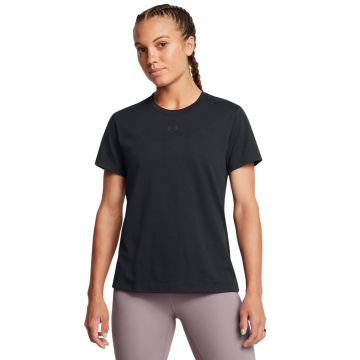 Tricou cu decolteu la baza gatului si logo discret