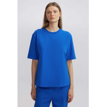 Tricou cu decolteu la baza gatului si maneci cazute