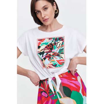 Tricou cu decolteu rotund si imprimeu floral