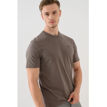 Tricou de bumbac cu logo discret