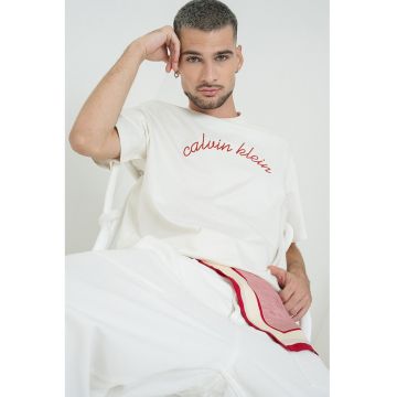 Tricou din bumbac cu decolteu la baza gatului si broderie logo