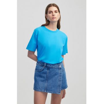 Tricou lejer cu decolteu rotund