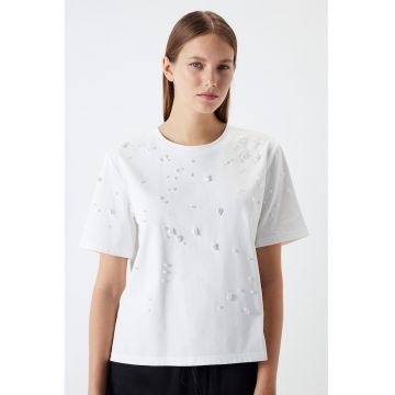 Tricou lejer cu perle sintetice