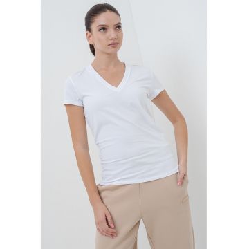 Tricou slim-fit cu decolteu in V