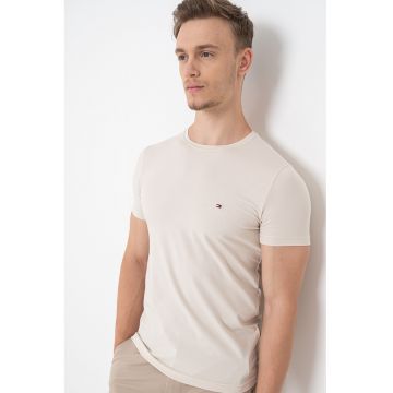 Tricou slim fit cu decolteu la baza gatului