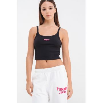 Top crop cu detaliu cu logo discret