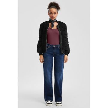 Top slim fit cu decolteu amplu