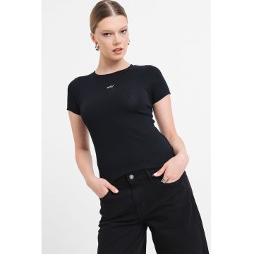 Tricou cambrat cu logo