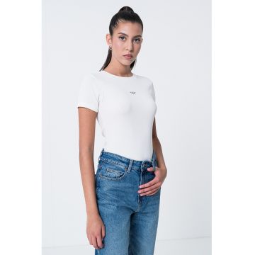 Tricou cambrat cu logo