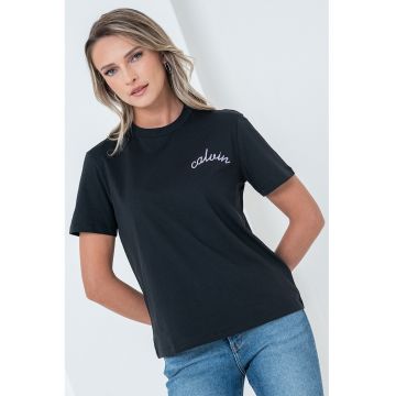 Tricou cu decolteu la baza gatului Tricou cu decolteu la baza gatului