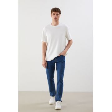 Tricou cu decolteu la baza gatului si model uni