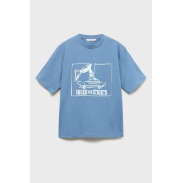 Tricou cu decolteu la baza gatului