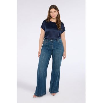 Tricou cu partea frontala din satin