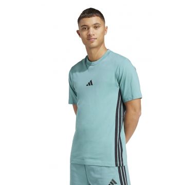 Tricou din bumbac cu decolteu la baza gatului si logo