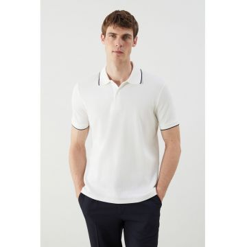 Tricou polo cu detalii contrastante