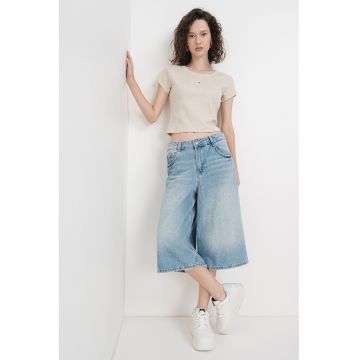 Tricou slim fit cu aplicatie logo discreta