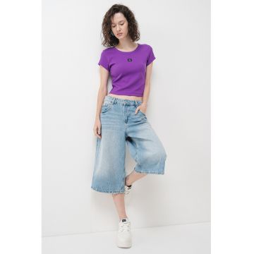 Tricou slim fit cu aplicatie logo discreta