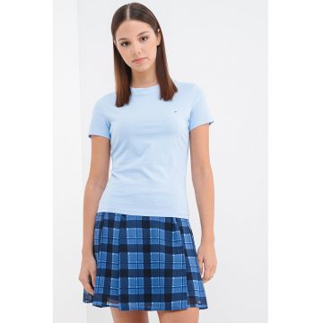 Tricou slim fit cu decolteu la baza gatului