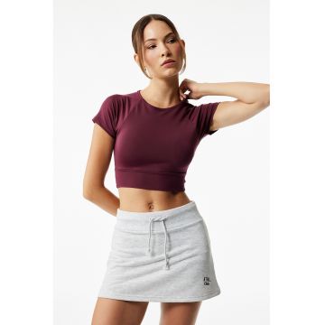 Tricou crop cu decolteu la baza gatului