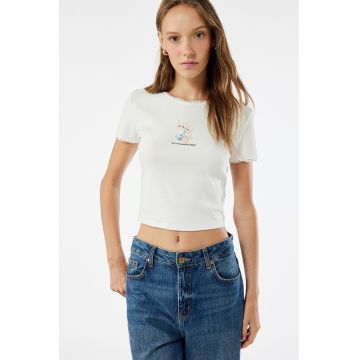 Tricou crop din amestec de bumbac cu imprimeu