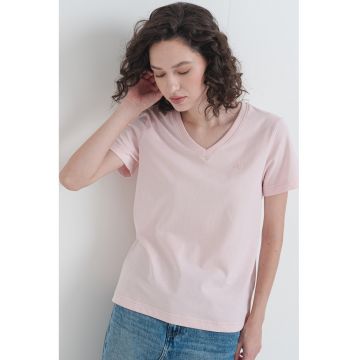 Tricou cu decolteu in V si logo discret