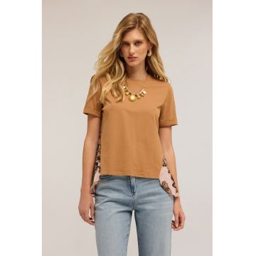 Tricou cu segmente contrastante