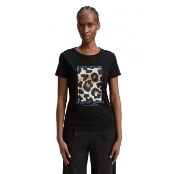 Tricou din bumbac cu decolteu la baza gatului si design grafic