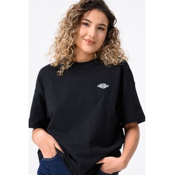 Tricou lejer cu decolteu la baza gatului