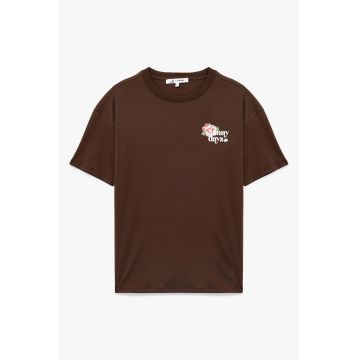 Tricou lejer cu imprimeu contrastant pe spate