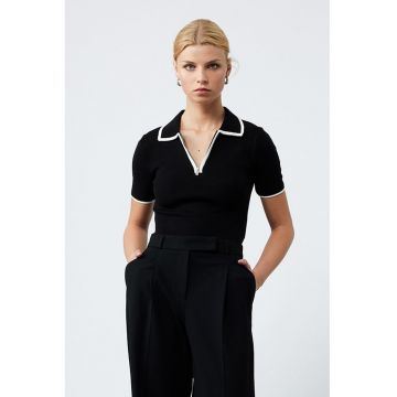 Tricou polo din tricot cu fermoar scurt