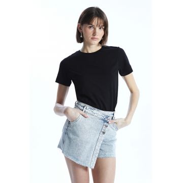 Tricou regular fit cu decolteu la baza gatului