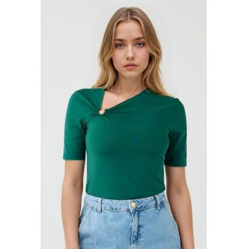 Tricou slim fit cu detaliu inel