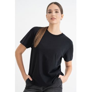 Tricou uni cu decolteu la baza gatului