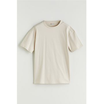 Tricou uni cu decolteu la baza gatului