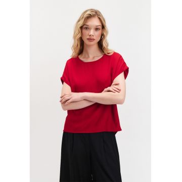 Tricou lejer cu decolteu rotund