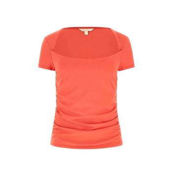 Tricou cambrat cu decolteu amplu -